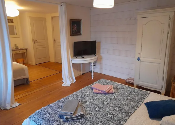 La Maison Du Vannier Bed & Breakfast 3*